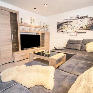  Apartment Truth King Size Betten, Kamin, Smart-tv, Massagestuhl Deutschland